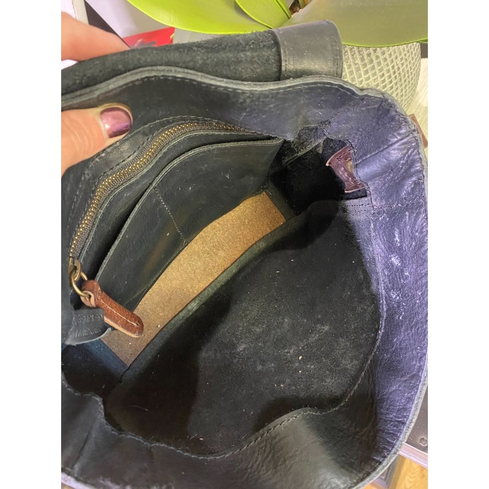 WILL Leather Goods Seneca Black Crossbody Bag - Picture 9 of 12